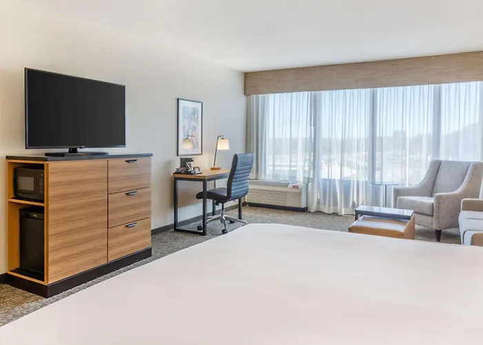 Drury Inn & Suites St. Louis-Southwest Valley Park