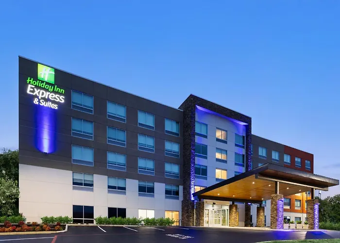 Holiday Inn Express & Suites Waynesboro East