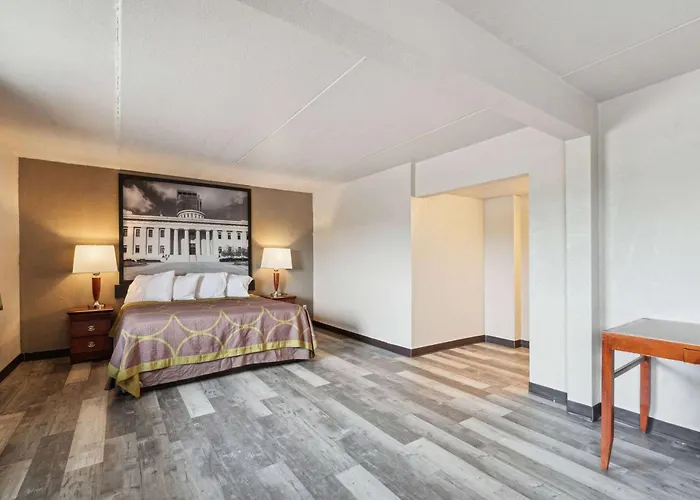 Super 8 By Wyndham Millbury/Toledo