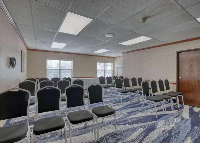 Comfort Suites Appleton Airport