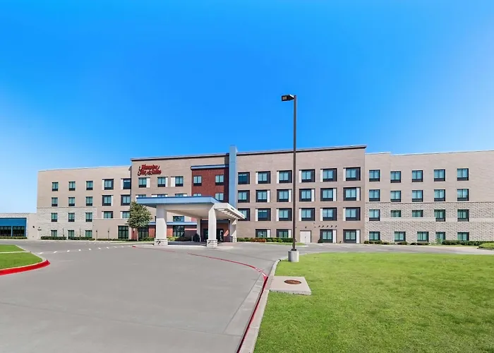 Hampton Inn & Suites Dallas - Farmers Branch