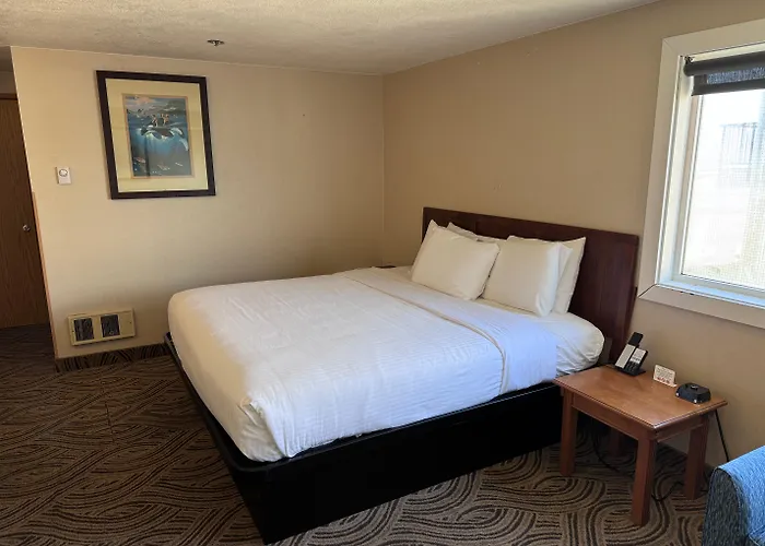 Promenade Inn & Suites Oceanfront
