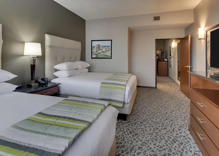Drury Inn & Suites Cleveland Beachwood