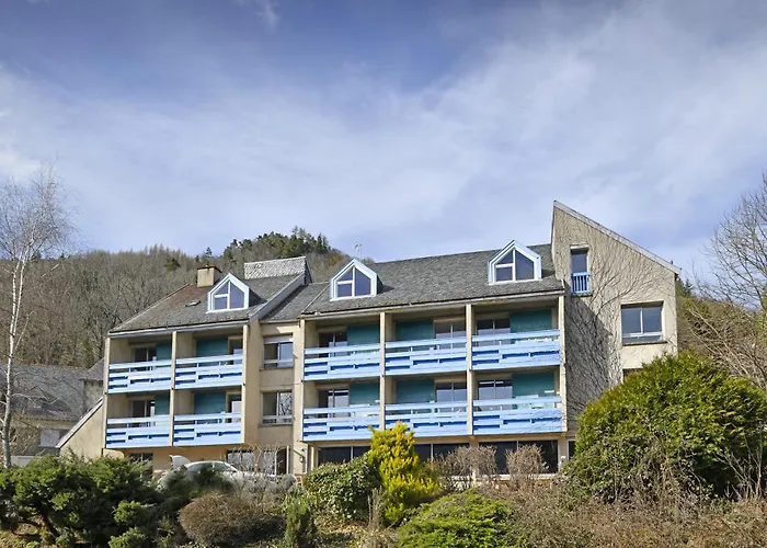 Le Castel du Cantal Groupe Village Fani