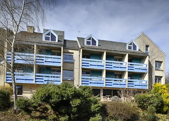 Le Castel du Cantal Groupe Village Fani