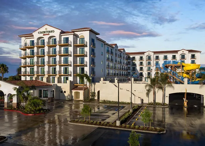 Hotel Courtyard By Marriott Anaheim Theme Park Entrance