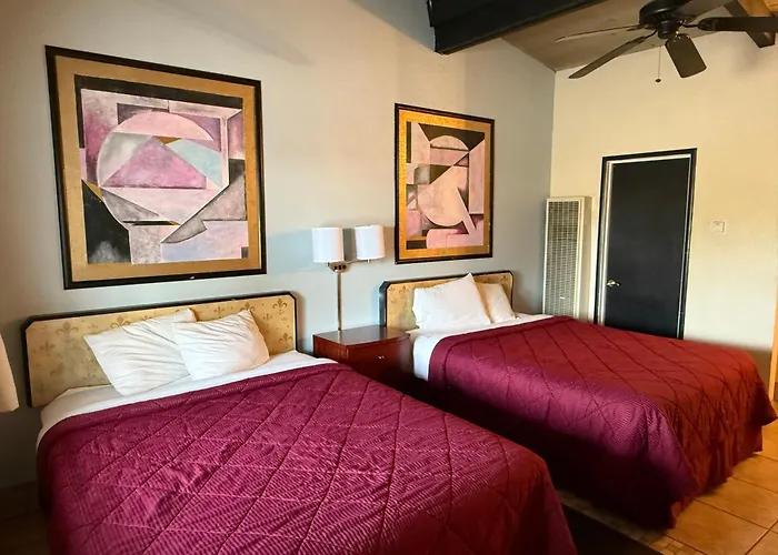 Cinderella Motel Hollister