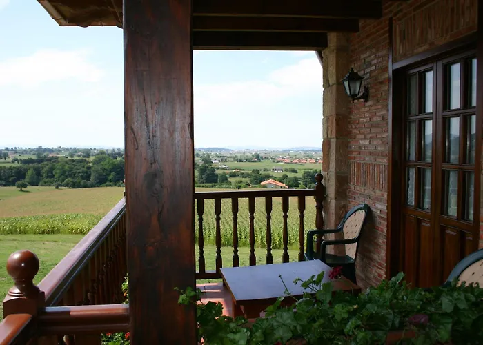 Hotel Posada de Cantabria EL SOLAR -Cenas típicas y Gintonic- Bar -Terraza panorámica