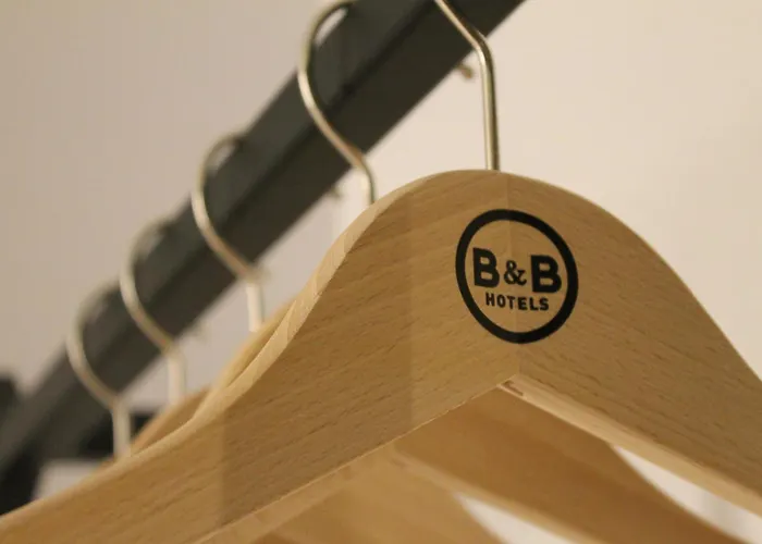 B&B Hotel Nimes Centre Arenes