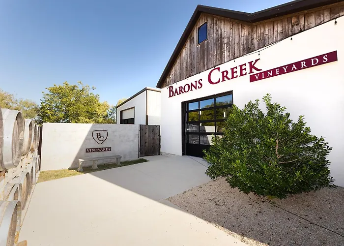 Barons Creek Vineyards Hotel Fredericksburg