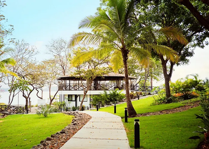 Reunion Wellness Resort & Retreats Playa Danta