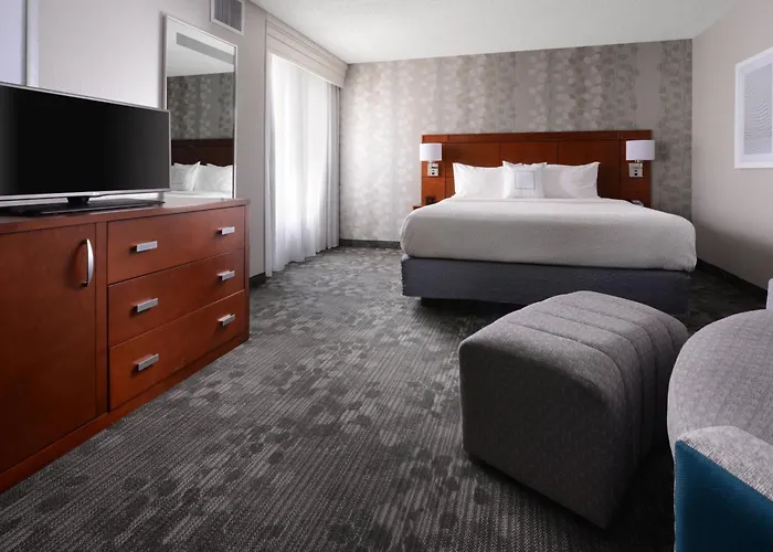 Courtyard Marriott Houston Pearland Hotel