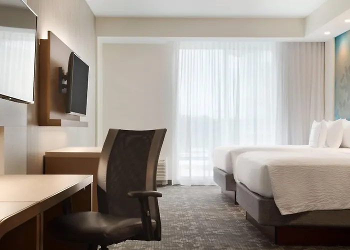 Courtyard By Marriott St Paul Woodbury Hotel