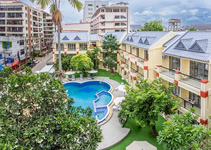 Mermaid Beach Resort - 100M To Beach, Saltwater Pool & Beergarden Jomtien Beach