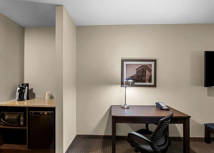 Best Western Plus Lacombe Inn And Suites