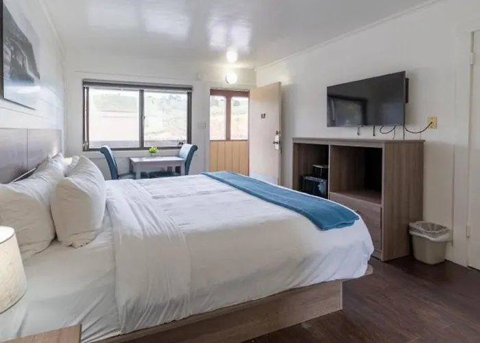 Sea Breeze Motel
