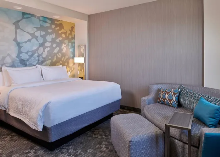 Courtyard By Marriott At Victories Square