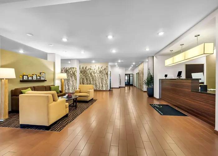 Sleep Inn & Suites West-Near Medical Center