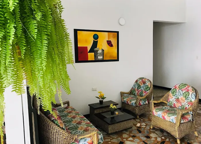 Hotel Maceo Melgar