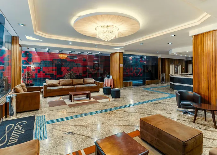 Carillon Plaza Hotel