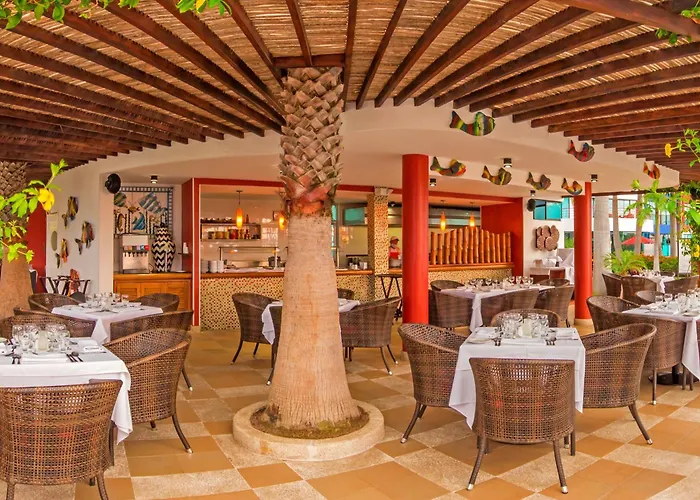 Royal Decameron Punta Centinela Ballenita