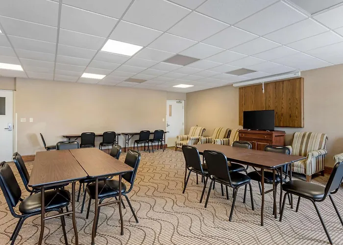 Comfort Inn & Suites Dover Near Speedway