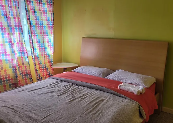 Yosemite International Hostel