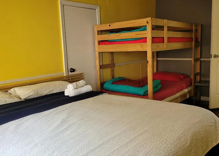 Yosemite International Hostel