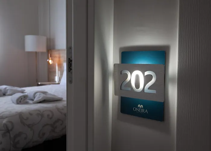 Oneira Rooms