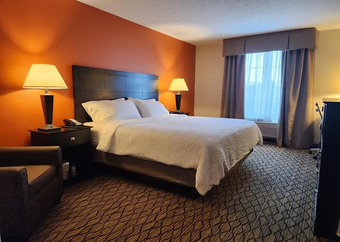Holiday Inn Express & Suites Cadillac By Ihg