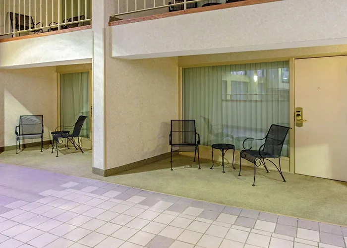 La Quinta By Wyndham Appleton College Avenue