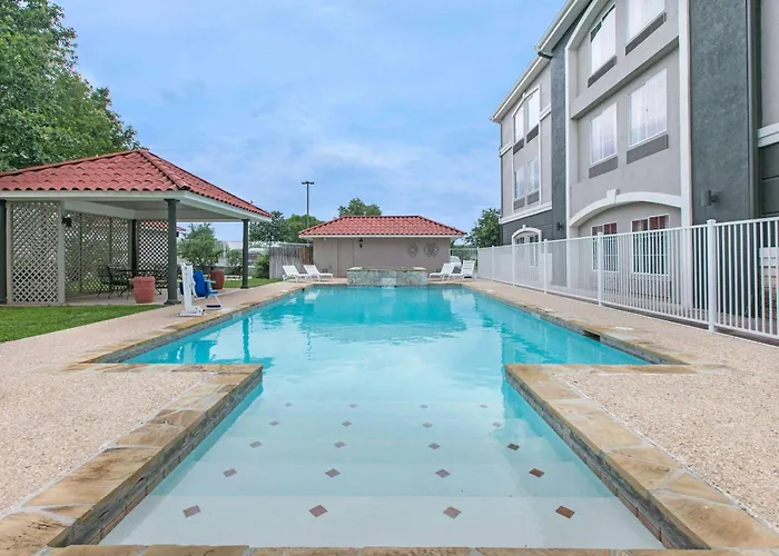La Quinta By Wyndham Fredericksburg