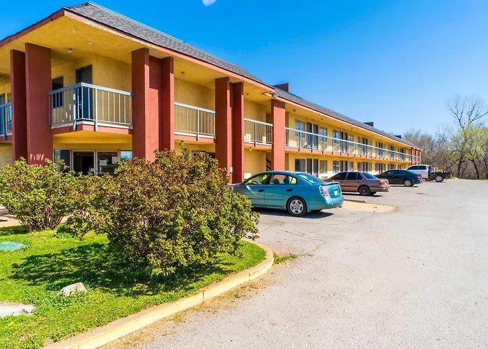 Castle Inn & Suites By Oyo Chickasha