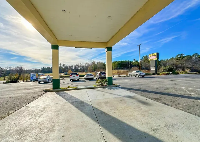 Super Inn & Suites By Oyo Milledgeville