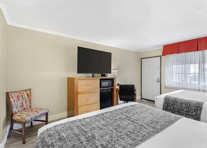 Best Western Plus Ontario Airport & Convention Center
