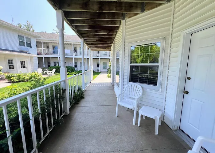 Bay Breeze Resort