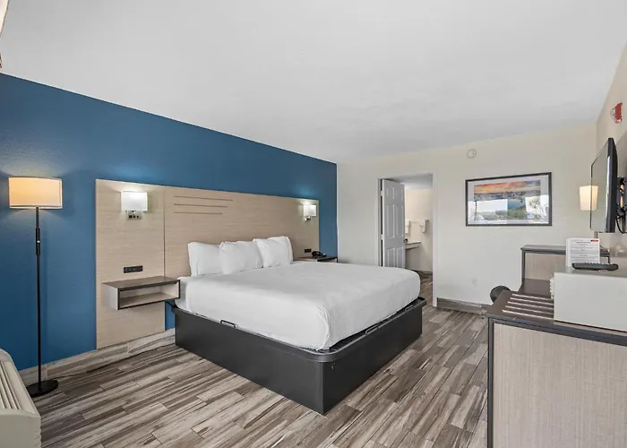 Baymont By Wyndham Downtown