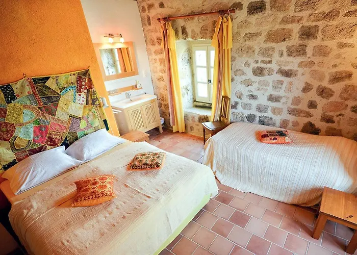 Chambres d'Hôtes et Gîtes Le Mas Bleu&Spa Resort Rosières
