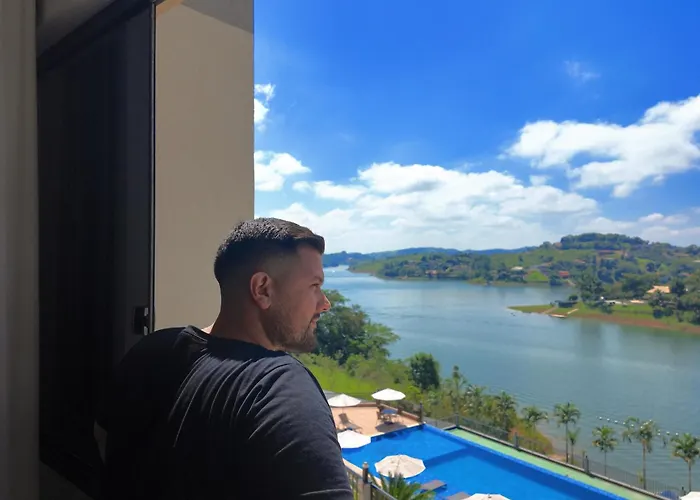 Surreal Igaratá Pousada