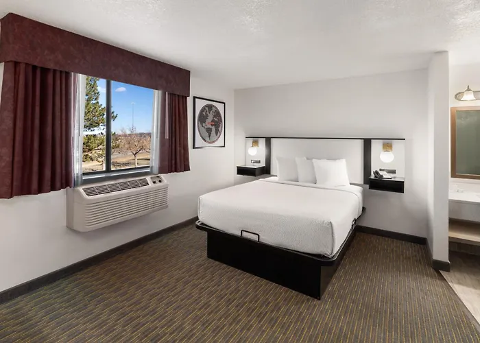 Sylo Hotel Denver Airport, A Ramada By Wyndham Aurora
