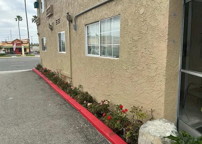 Crzy 8 Motel