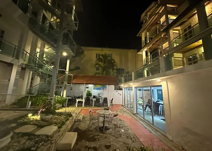 Hotel Neptuno Refugio
