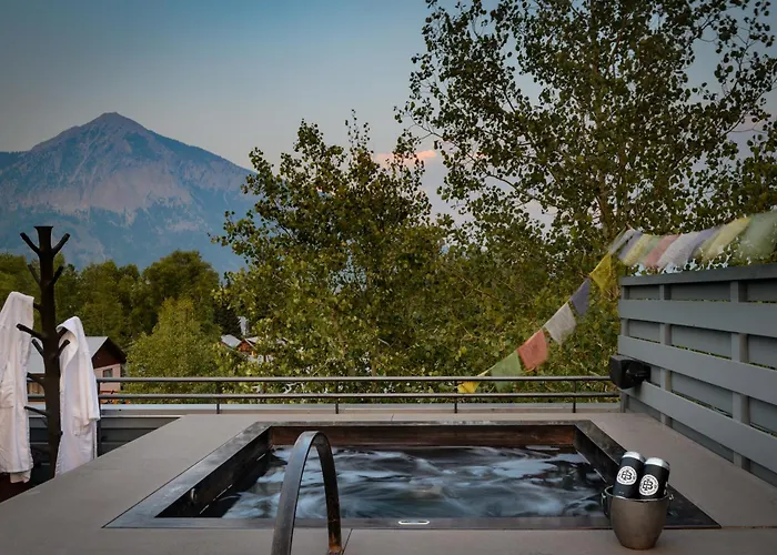 Eleven Scarp Ridge Lodge Crested Butte