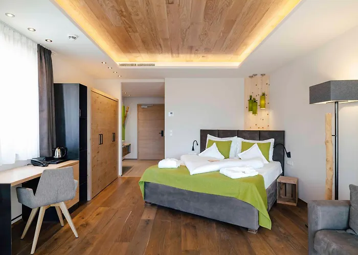 Hotel Pfeiss Lana
