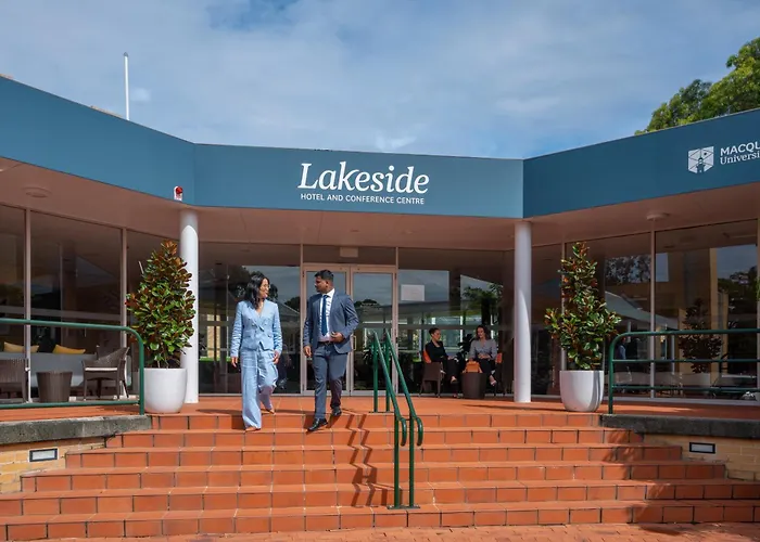 Lakeside Hotel And Conference Centre