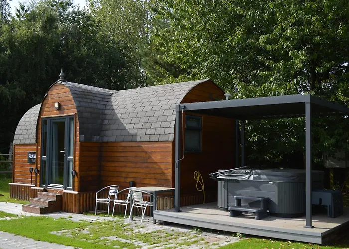 Heart House, Nec