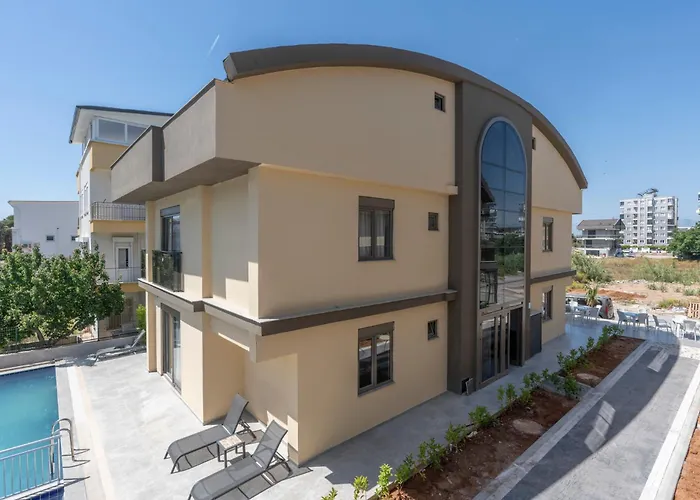 Lara Beach Homes
