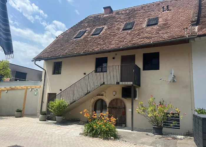 Kaiser von Österreich, Historik- und Thermalhotel