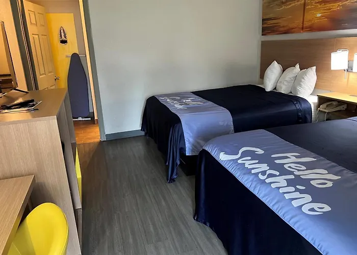Days Inn By Wyndham West Des Moines - Clive