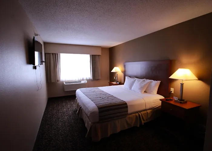 Canby Inn And Suites